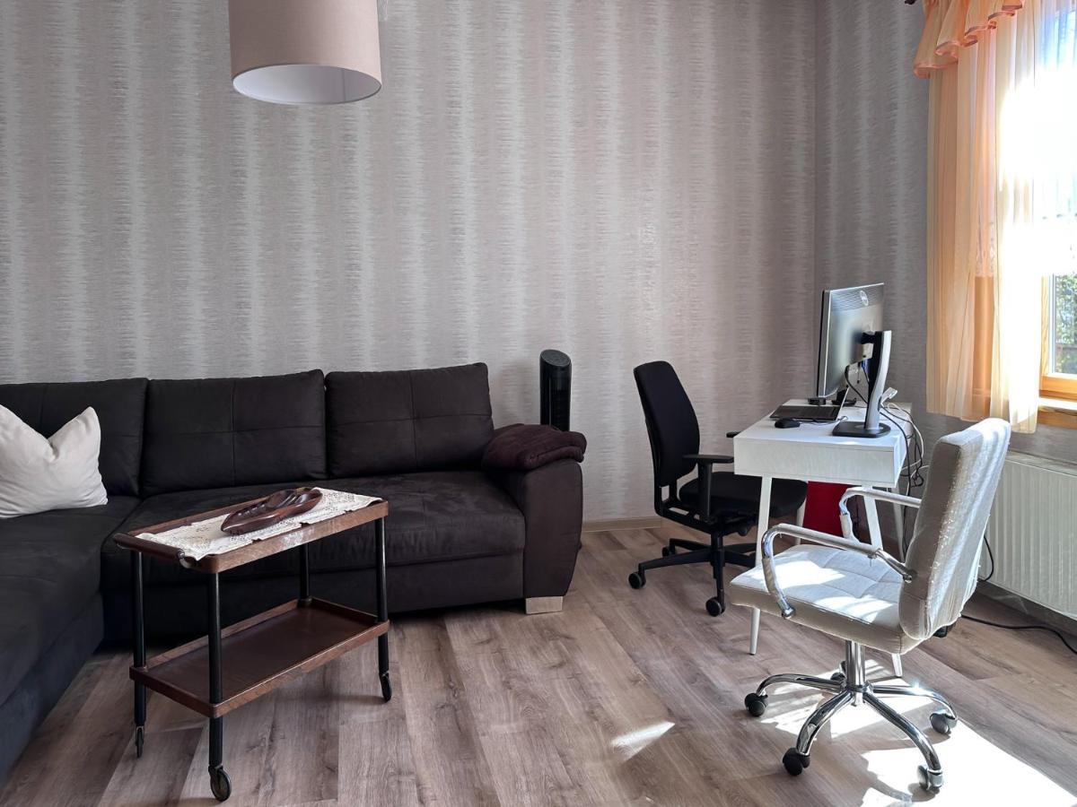 Schoene Altbauwohnung Mit Grosser Sonnenterrasse Рудолщат Екстериор снимка