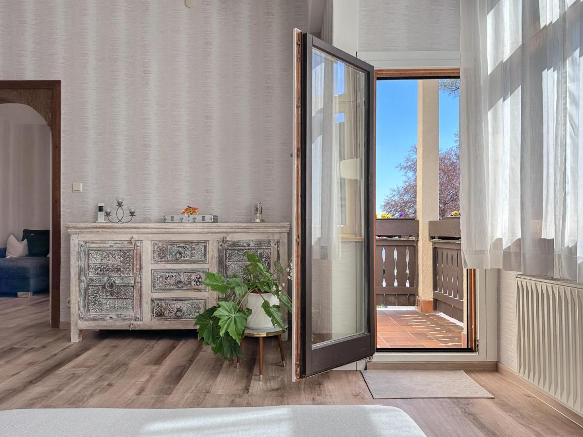 Schoene Altbauwohnung Mit Grosser Sonnenterrasse Рудолщат Екстериор снимка